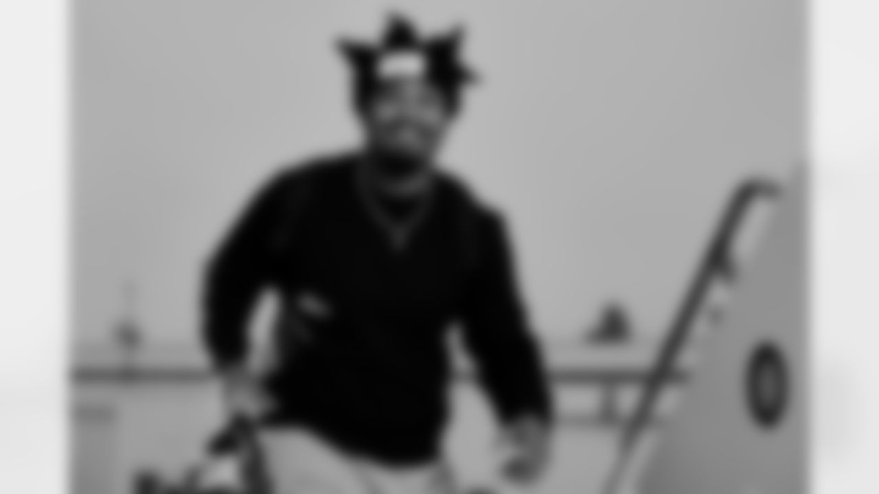 Tylan Grable (68). Buffalo Bills travel to Foxborough, December 13, 2025 at Buffalo Niagara International Airport.