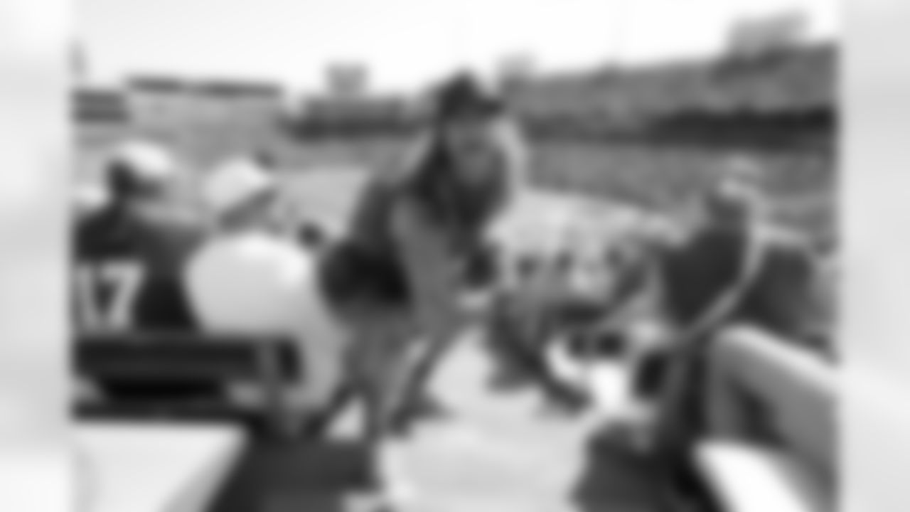 Buffalo Bills vs New Orleans Saints, Regular Season, September 28, 2025 at Highmark Stadium.