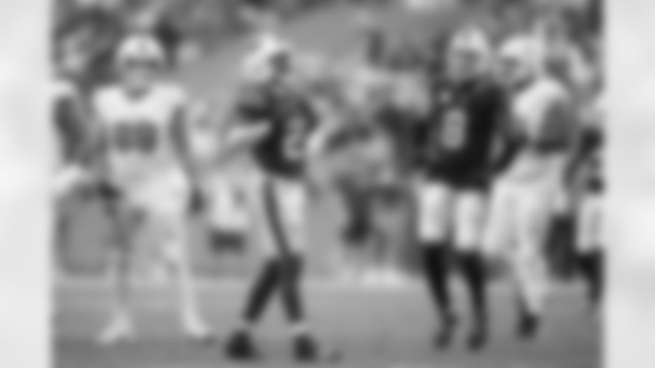 Miami Dolphins vs Buffalo Bills, Regular Season, November 09, 2025 at Hard Rock Stadium.