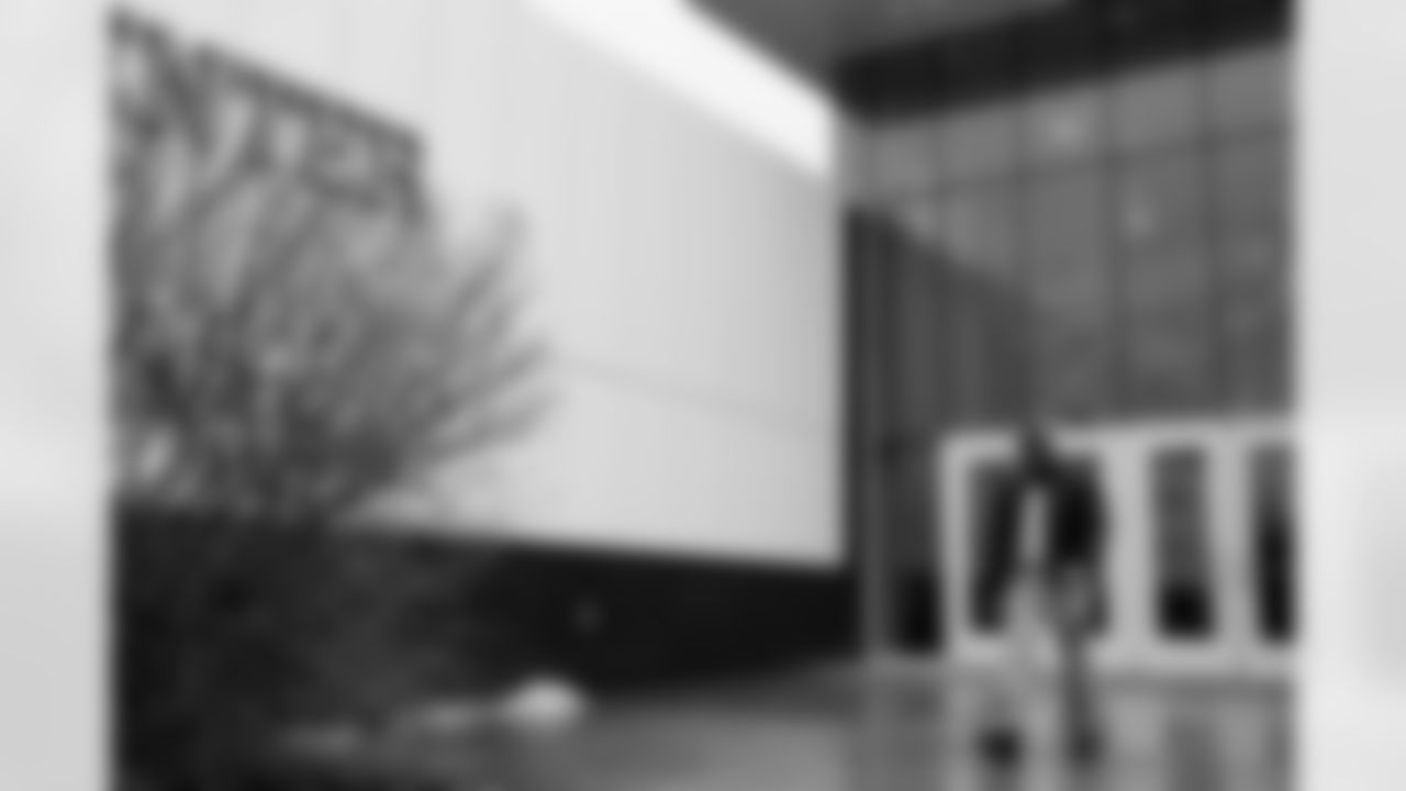 Buffalo Bills vs Philadelphia Eagles, Regular Season, December 28, 2025 at Highmark Stadium.