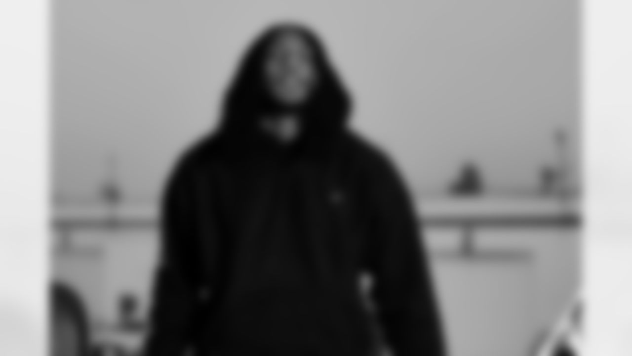 Dorian Williams (42). Buffalo Bills travel to Foxborough, December 13, 2025 at Buffalo Niagara International Airport.