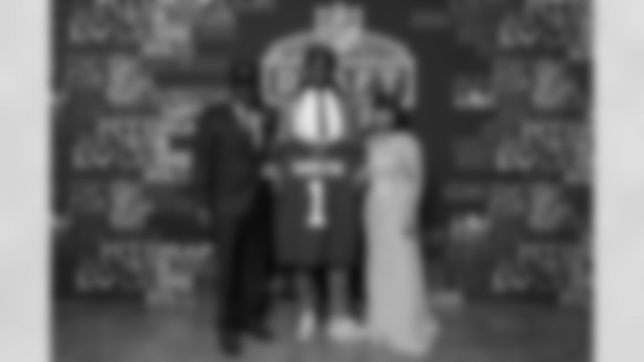 Kentucky defensive back Maxwell Hairston poses for a photo with guests during the 2025 NFL Draft on Thursday, April 24, 2025 in Green Bay, Wisconsin. (Logan Bowles/NFL)