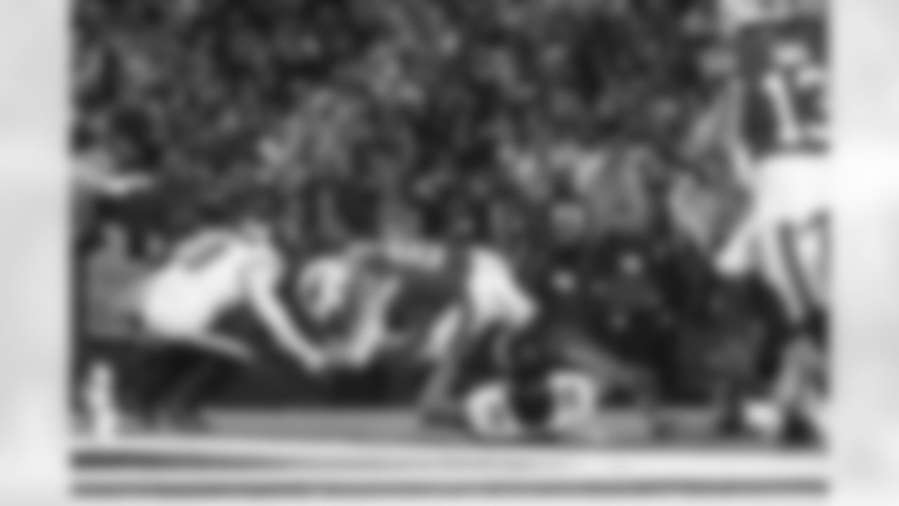 Buffalo Bills vs Philadelphia Eagles, Regular Season, December 28, 2025 at Highmark Stadium.