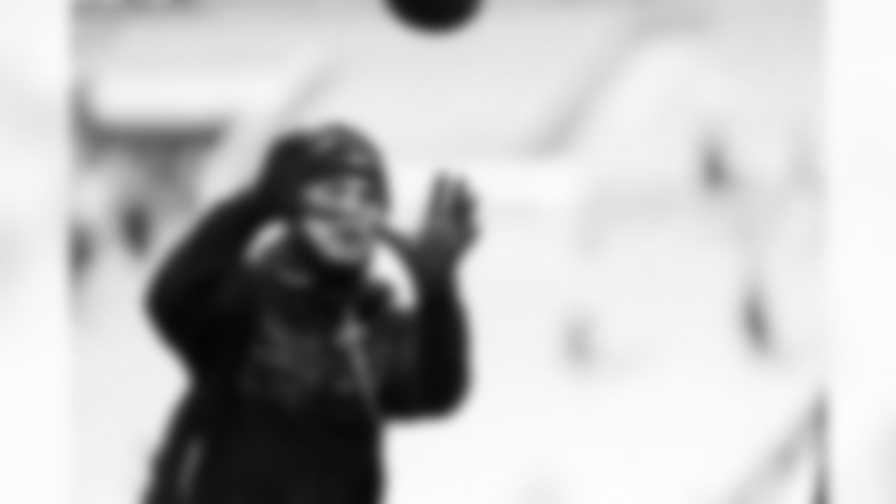 Cleveland Browns vs Buffalo Bills, Regular Season, December 21, 2025 at Huntington Bank Field.