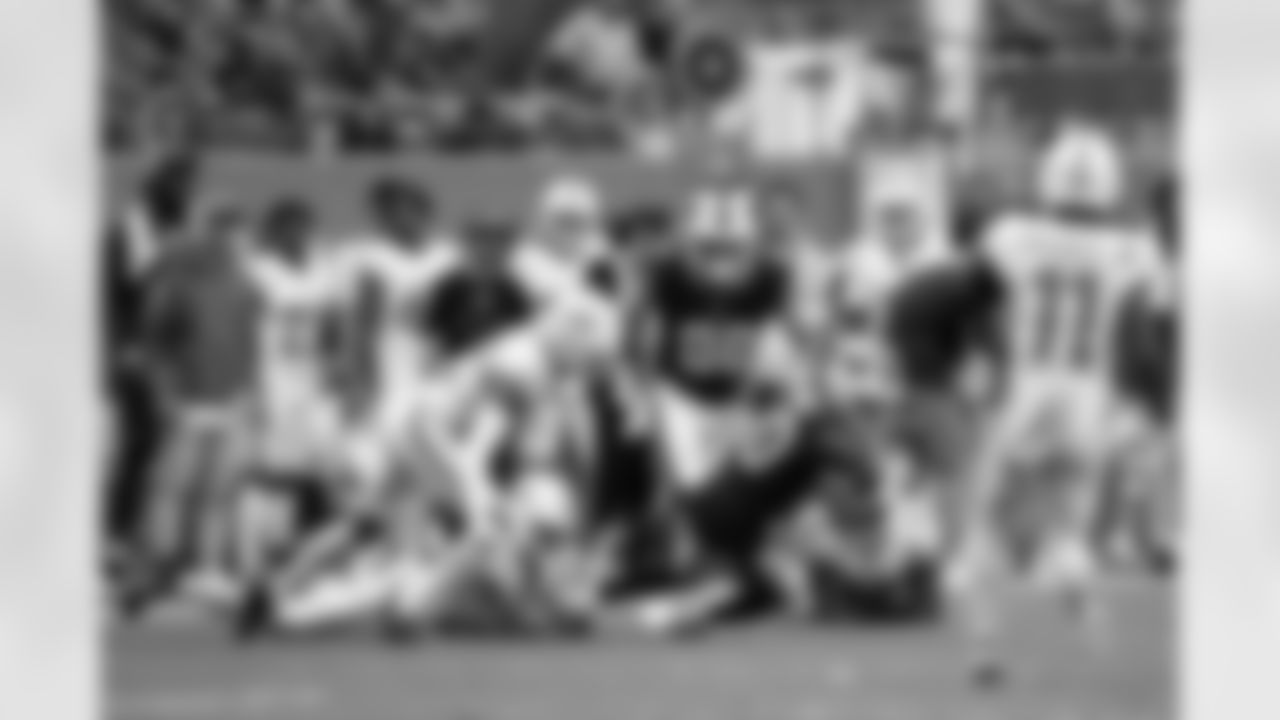 Miami Dolphins vs Buffalo Bills, Regular Season, November 09, 2025 at Hard Rock Stadium.