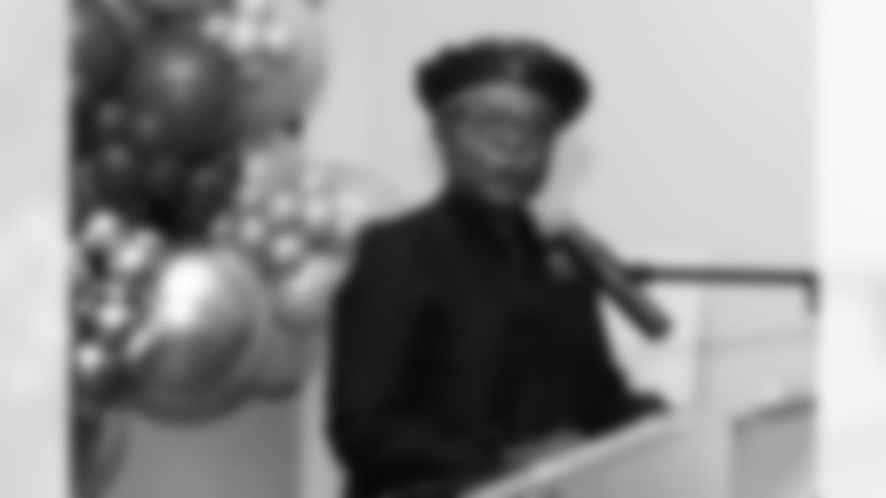 On December 2, the Bills Foundation hosted the 5th annual Community Honors Dinner which celebrated the work being done off the field, all year long in our community by incredible volunteers, organizations, fans as well as former and current players.