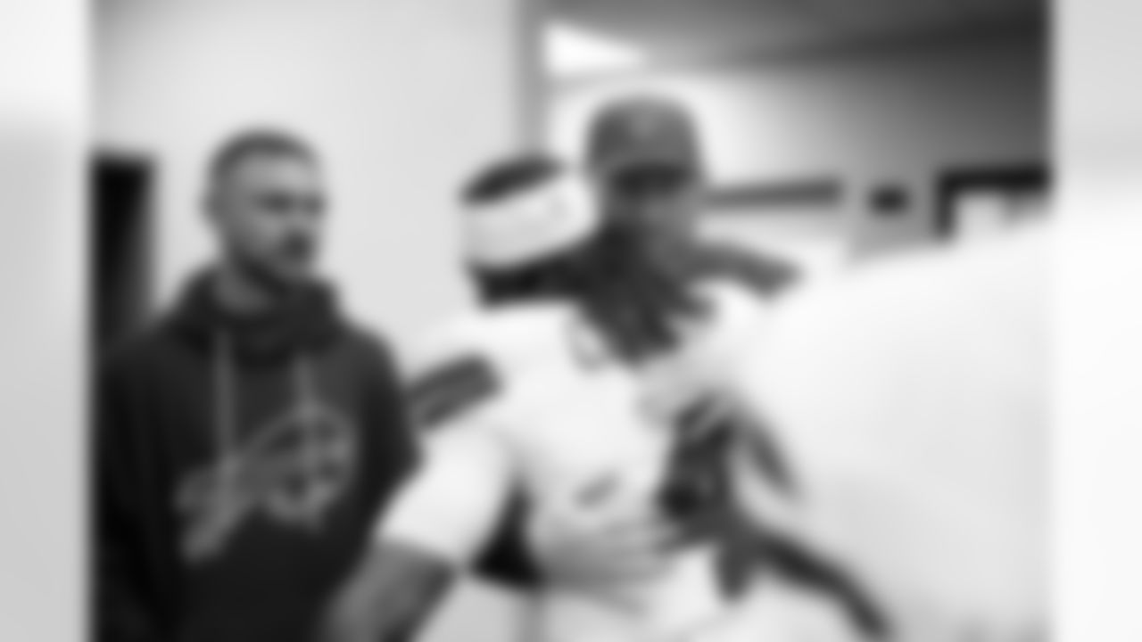 Pittsburgh Steelers vs Buffalo Bills, Regular Season, November 28, 2025 at Acrisure Stadium.