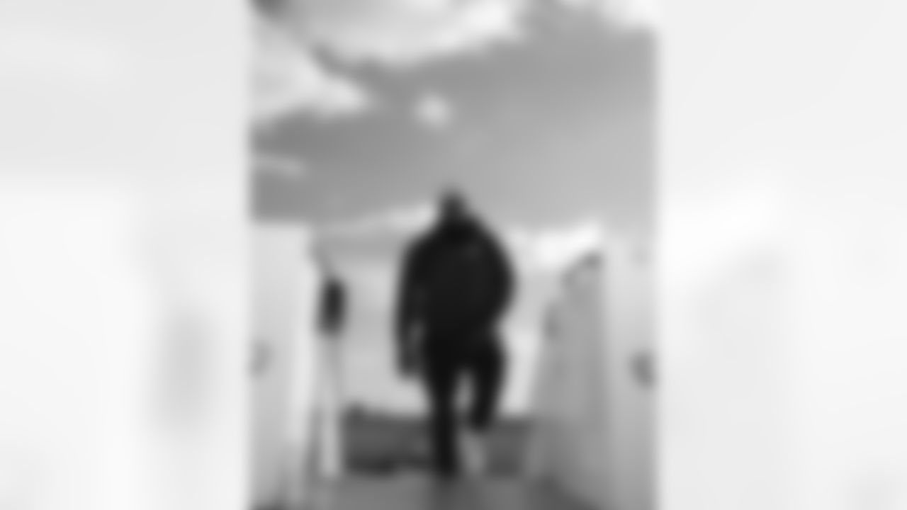 Phidarian Mathis (72). Buffalo Bills Travel to Houston, November 19, 2025 at Buffalo Niagara International Airport.