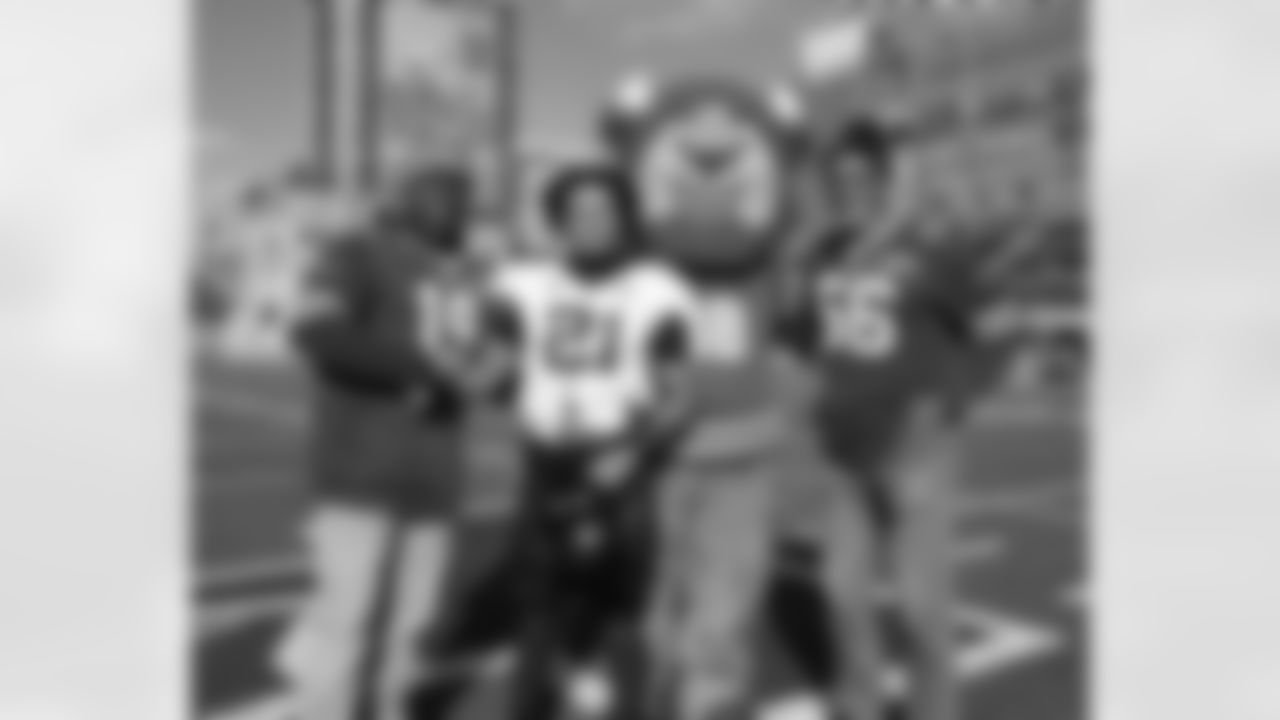 High School Football Metro Bowl Championship, November 19, 2025 at Varsity Stadium.