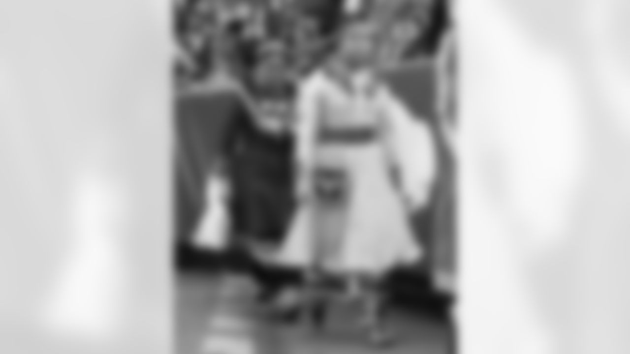 Buffalo Bills vs Tampa Bay Buccaneers, Regular Season, November 16, 2025 at Highmark Stadium.