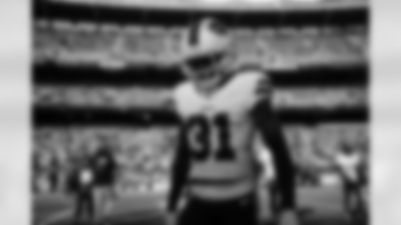 Cleveland Browns vs Buffalo Bills, Regular Season, December 21, 2025 at Huntington Bank Field.