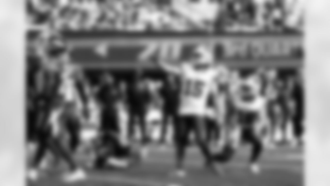 New York Jets vs Buffalo Bills, Regular Season, September 14, 2025 at Metlife Stadium.