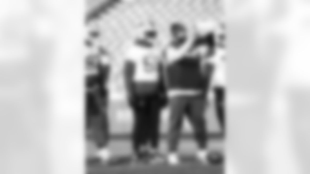 Shaq Lawson (59). Buffalo Bills Week 14 Practice, December 05, 2025 at Highmark Stadium.