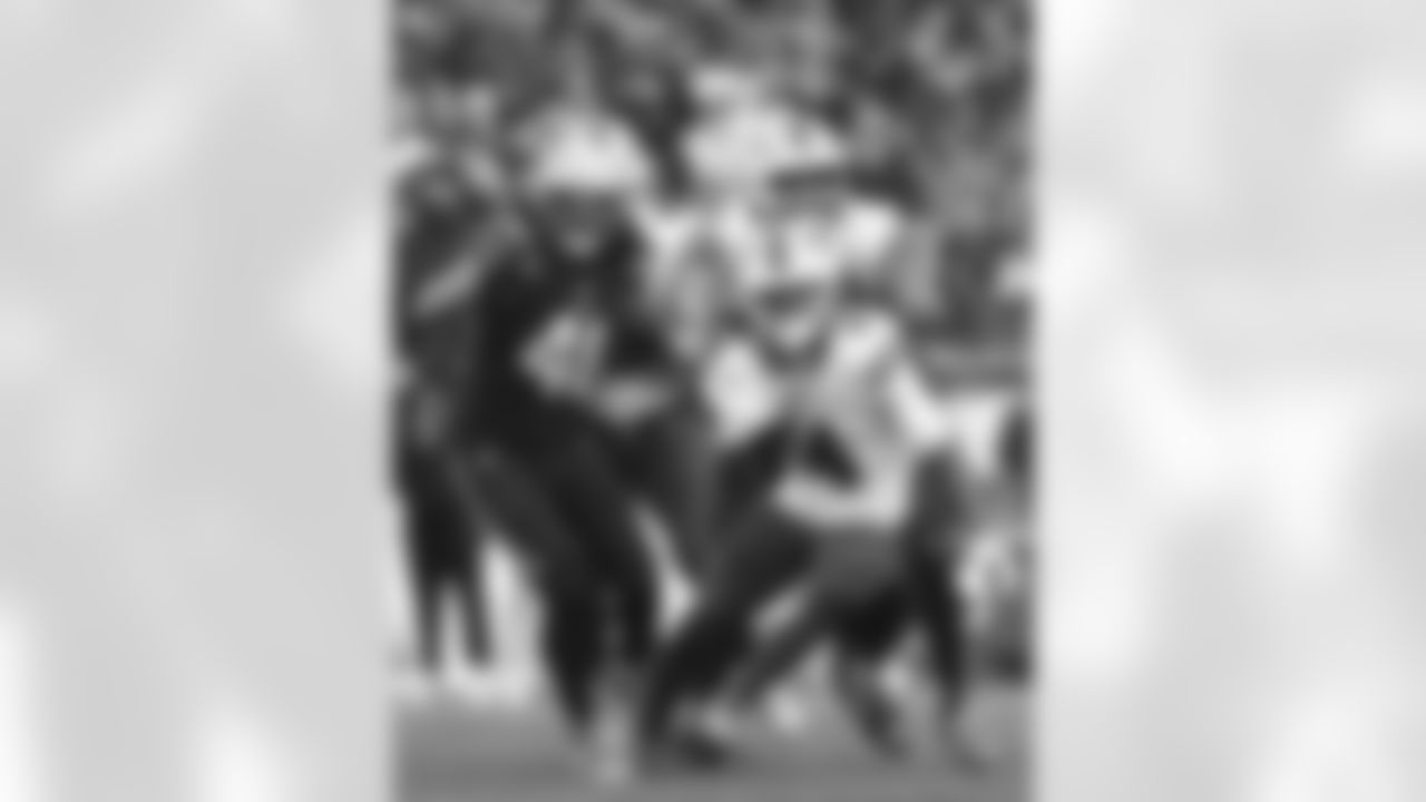 New England Patriots vs Buffalo Bills, Regular Season, December 14, 2025 at Gillette Stadium.