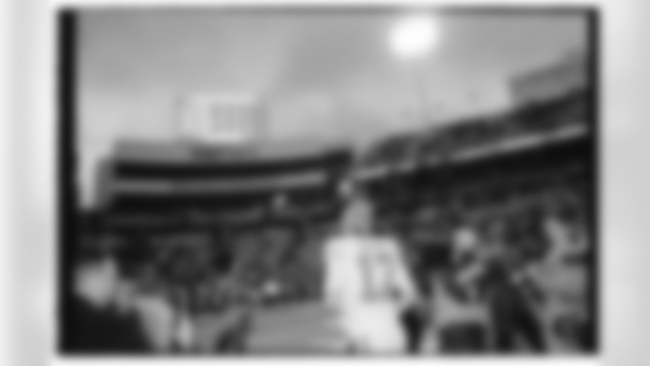 Buffalo Bills vs Tampa Bay Buccaneers, Regular Season, November 17, 2025 at Highmark Stadium.