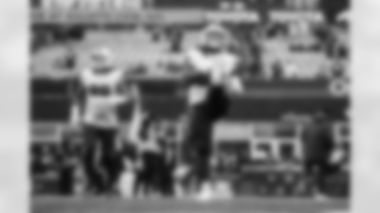 New England Patriots vs Buffalo Bills, Regular Season, December 14, 2025 at Gillette Stadium.