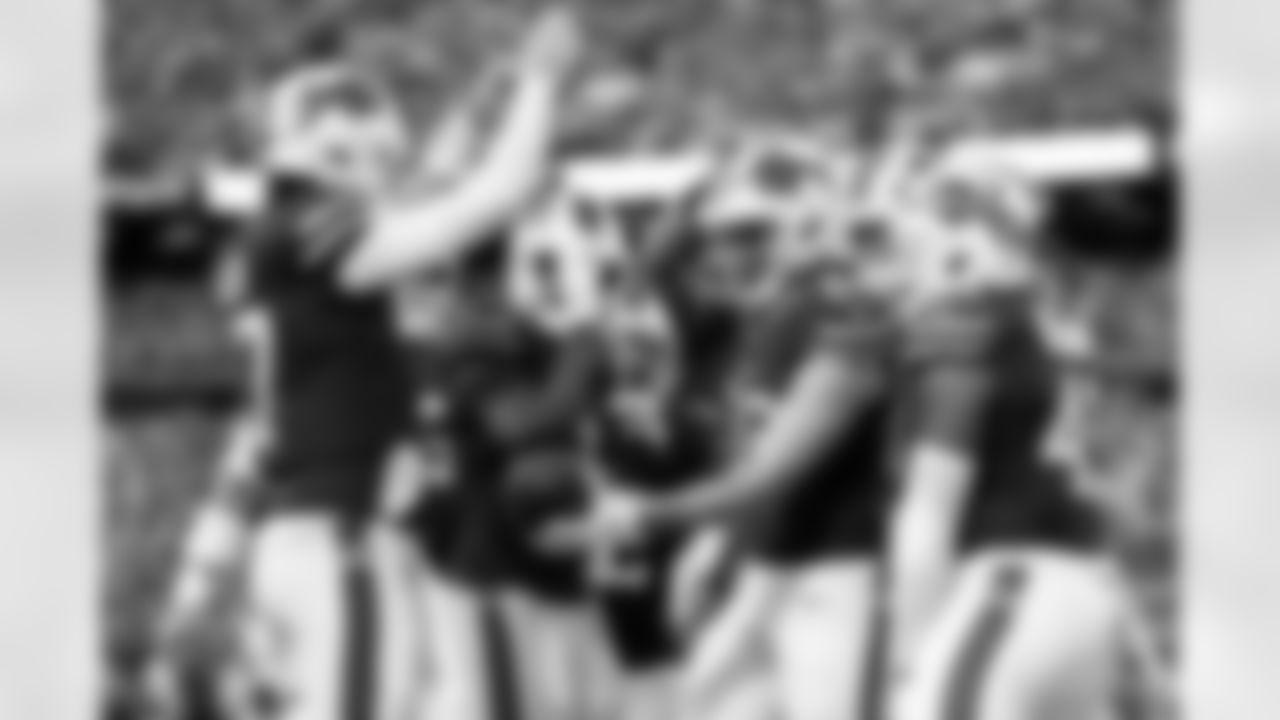 Dalton Kincaid (86), Josh Allen (17). Buffalo Bills vs Kansas City Chiefs, Regular Season, November 02, 2025 at Highmark Stadium.