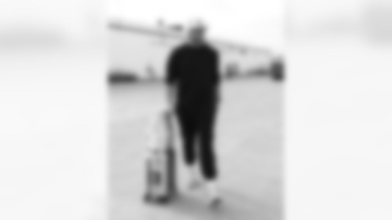 Josh Allen (17). Buffalo Bills Travel to Miami, November 08, 2025 at Buffalo Niagara International Airport.