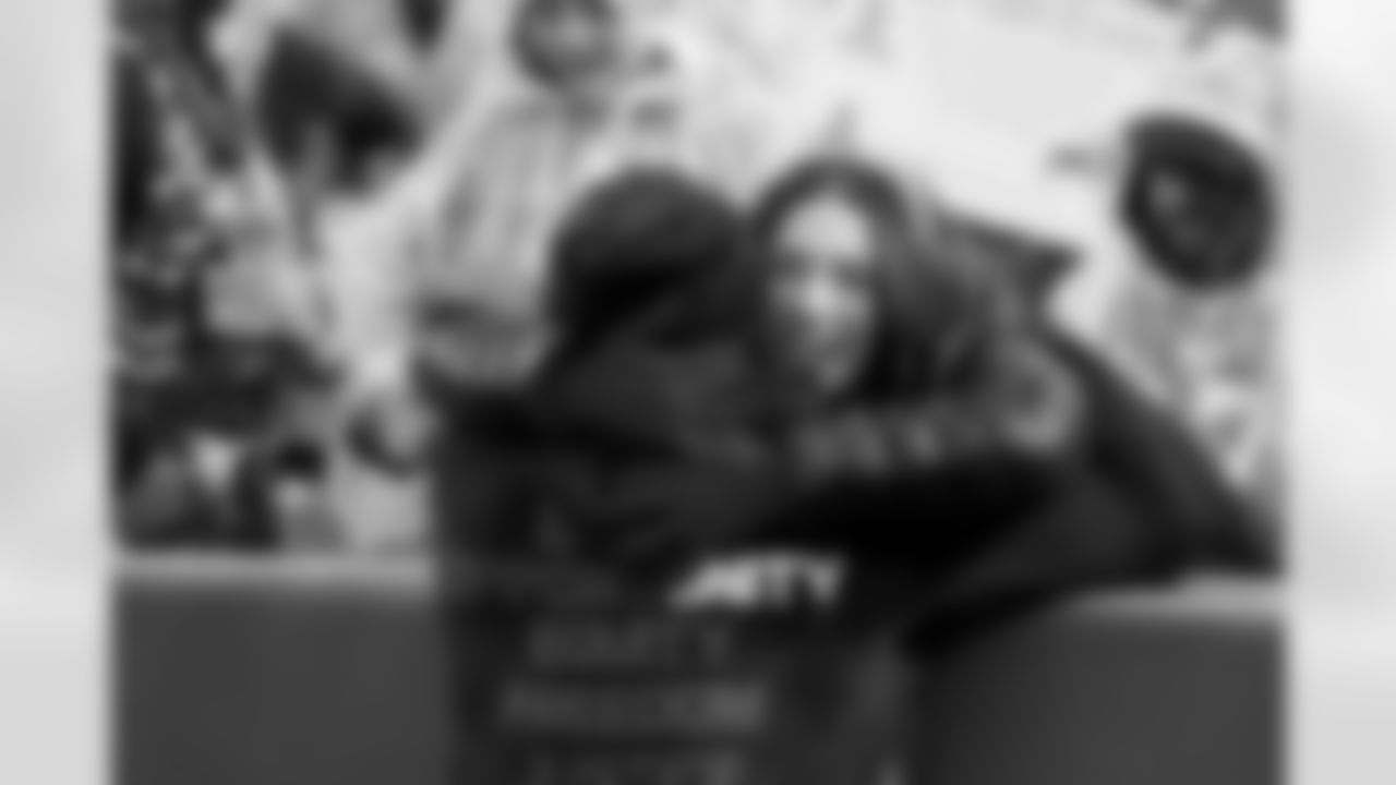 Buffalo Bills vs Philadelphia Eagles, Regular Season, December 28, 2025 at Highmark Stadium.