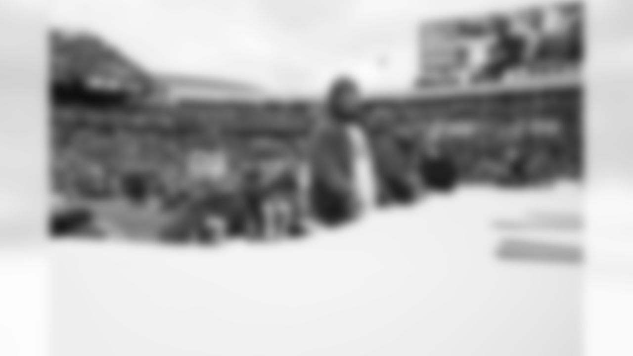 Buffalo Bills vs Tampa Bay Buccaneers, Regular Season, November 16, 2025 at Highmark Stadium.