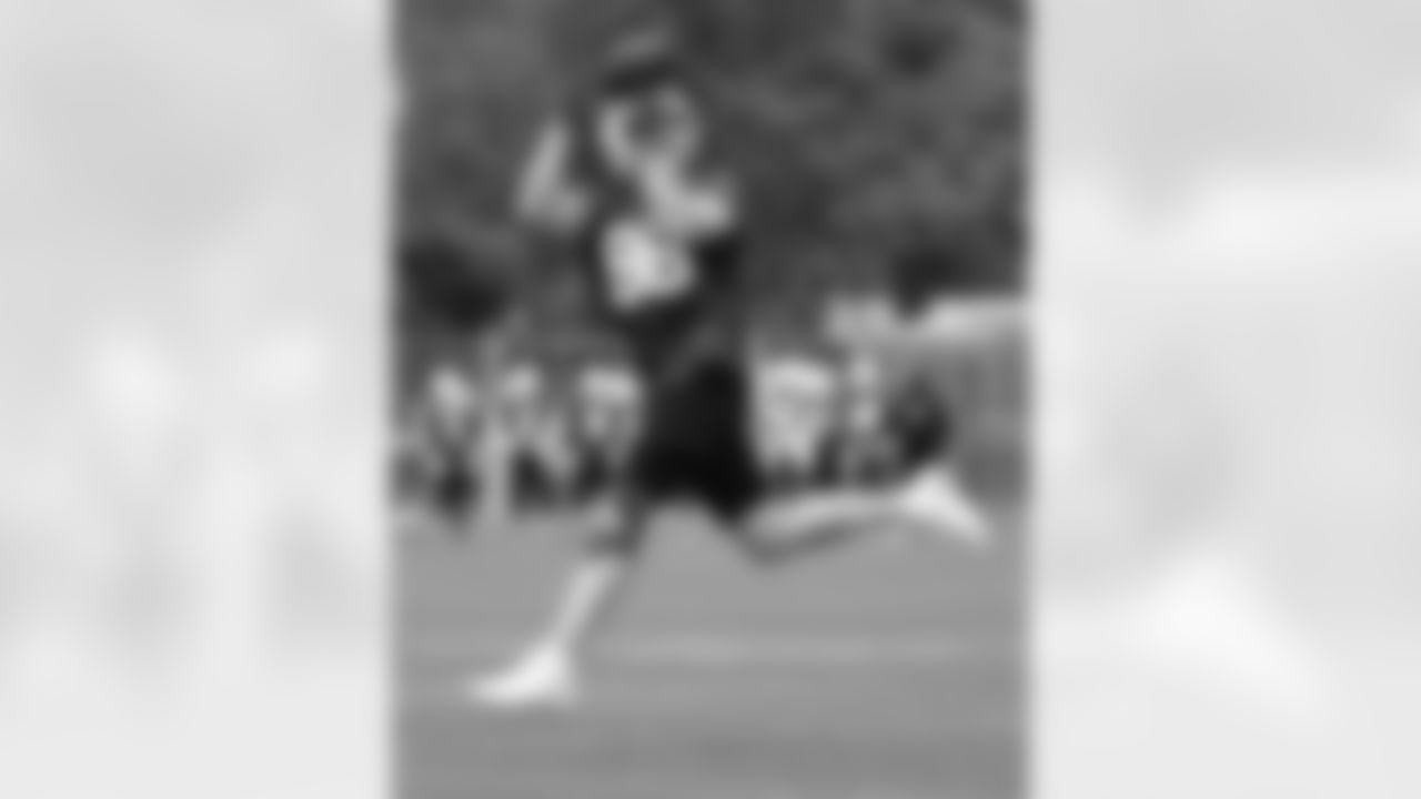 Dawson Knox (88). Buffalo Bills OTA workouts, June 03, 2025 at the Buffalo Bills Training Center.