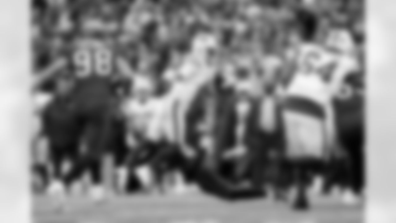 Buffalo Bills vs Tampa Bay Buccaneers, Regular Season, November 16, 2025 at Highmark Stadium.