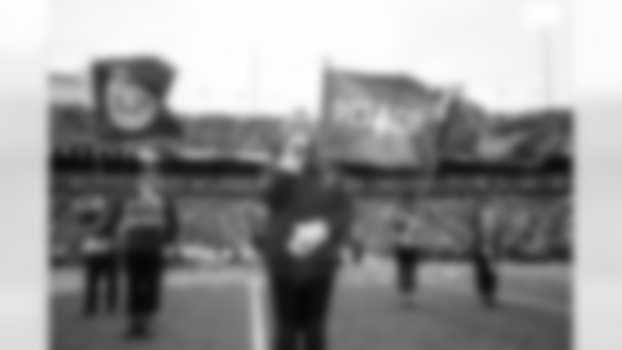 Buffalo Bills vs Tampa Bay Buccaneers, Regular Season, November 16, 2025 at Highmark Stadium.