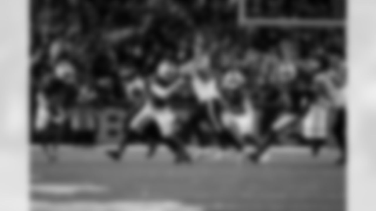 Buffalo Bills vs Philadelphia Eagles, Regular Season, December 28, 2025 at Highmark Stadium.