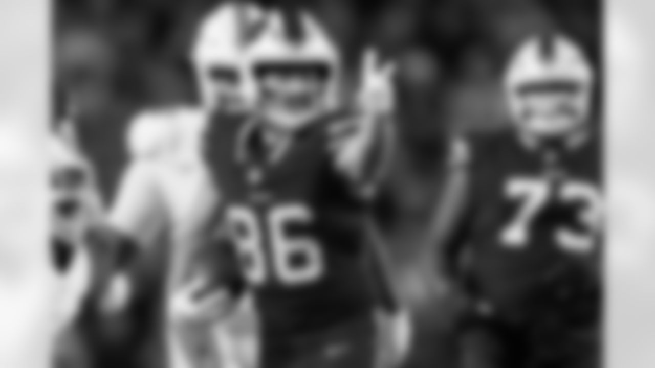 Buffalo Bills vs Miami Dolphins, Regular Season, September 18, 2025 at Highmark Stadium.