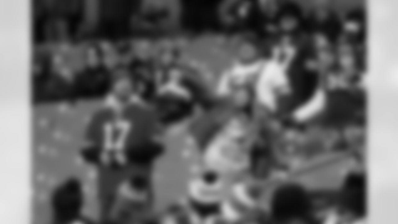 Cleveland Browns vs Buffalo Bills, Regular Season, December 21, 2025 at Huntington Bank Field.