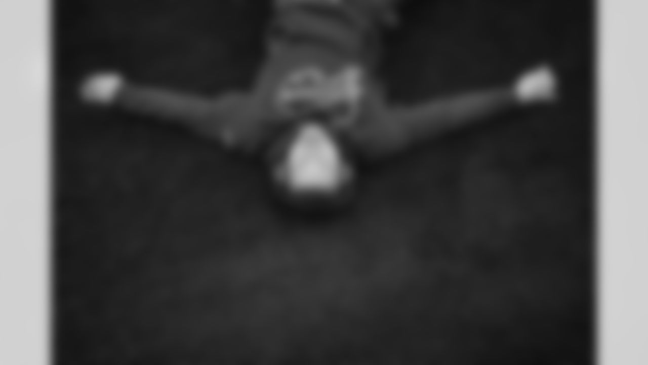 Terrel Bernard (8). Buffalo Bills vs Jacksonville Jaguars, Wild Card Weekend, January 11, 2026 at EverBank Stadium.