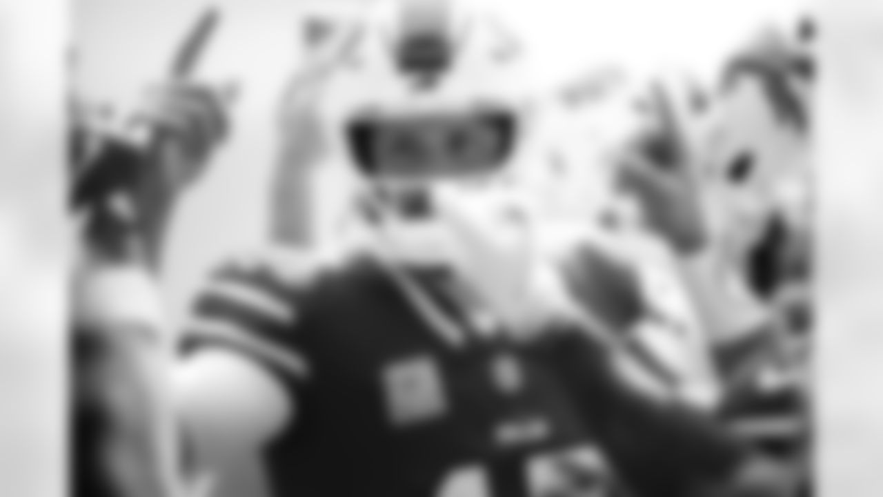 Miami Dolphins vs Buffalo Bills, Regular Season, November 09, 2025 at Hard Rock Stadium.