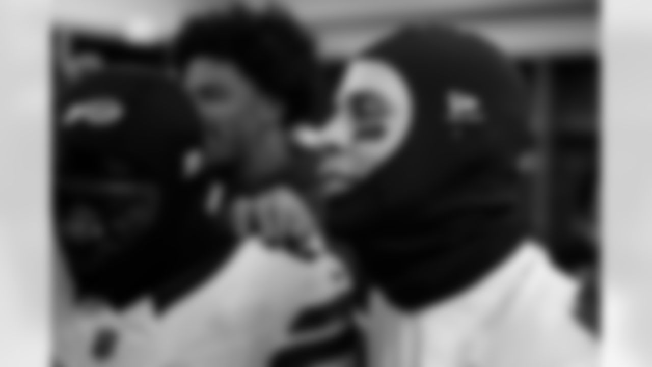 Pittsburgh Steelers vs Buffalo Bills, Regular Season, November 28, 2025 at Acrisure Stadium.