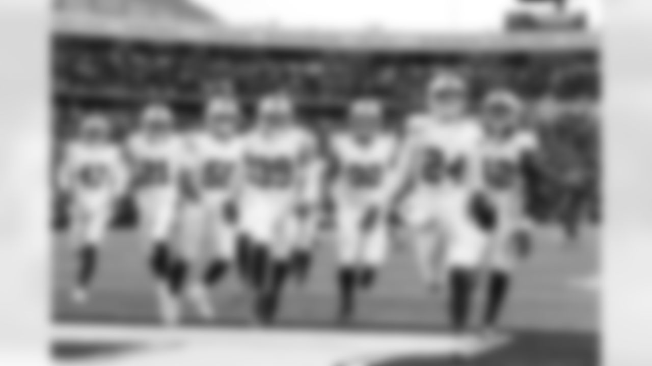 Buffalo Bills vs Tampa Bay Buccaneers, Regular Season, November 16, 2025 at Highmark Stadium.