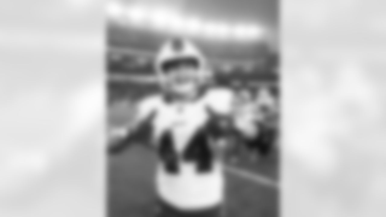 New England Patriots vs Buffalo Bills, Regular Season, December 14, 2025 at Gillette Stadium.