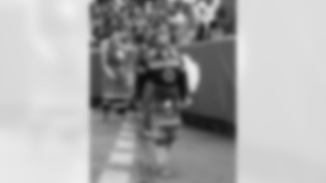 Buffalo Bills vs Tampa Bay Buccaneers, Regular Season, November 16, 2025 at Highmark Stadium.