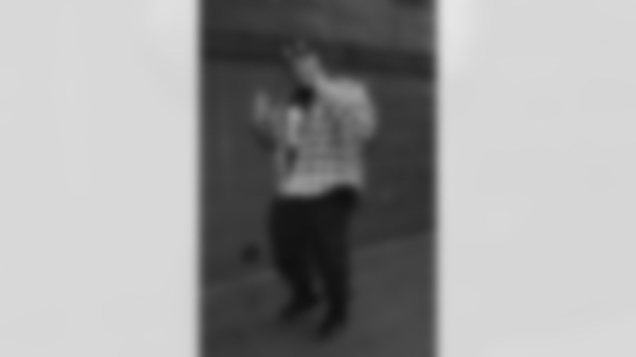 Dion Dawkins (73). Buffalo Bills vs Philadelphia Eagles, Regular Season, December 28, 2025 at Highmark Stadium.