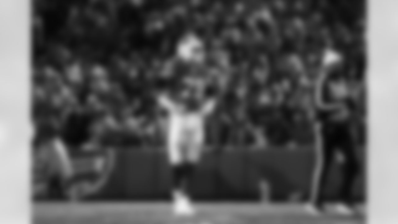 Buffalo Bills vs Philadelphia Eagles, Regular Season, December 28, 2025 at Highmark Stadium.