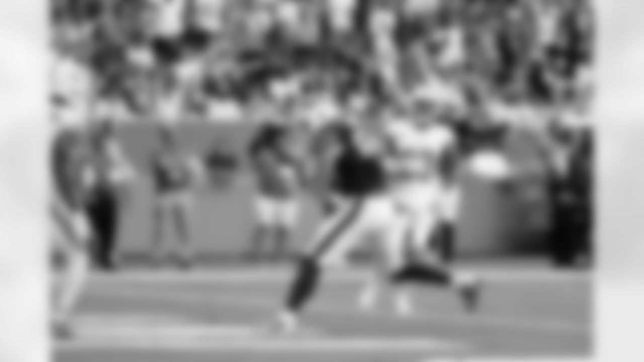 Miami Dolphins vs Buffalo Bills, Regular Season, November 09, 2025 at Hard Rock Stadium.