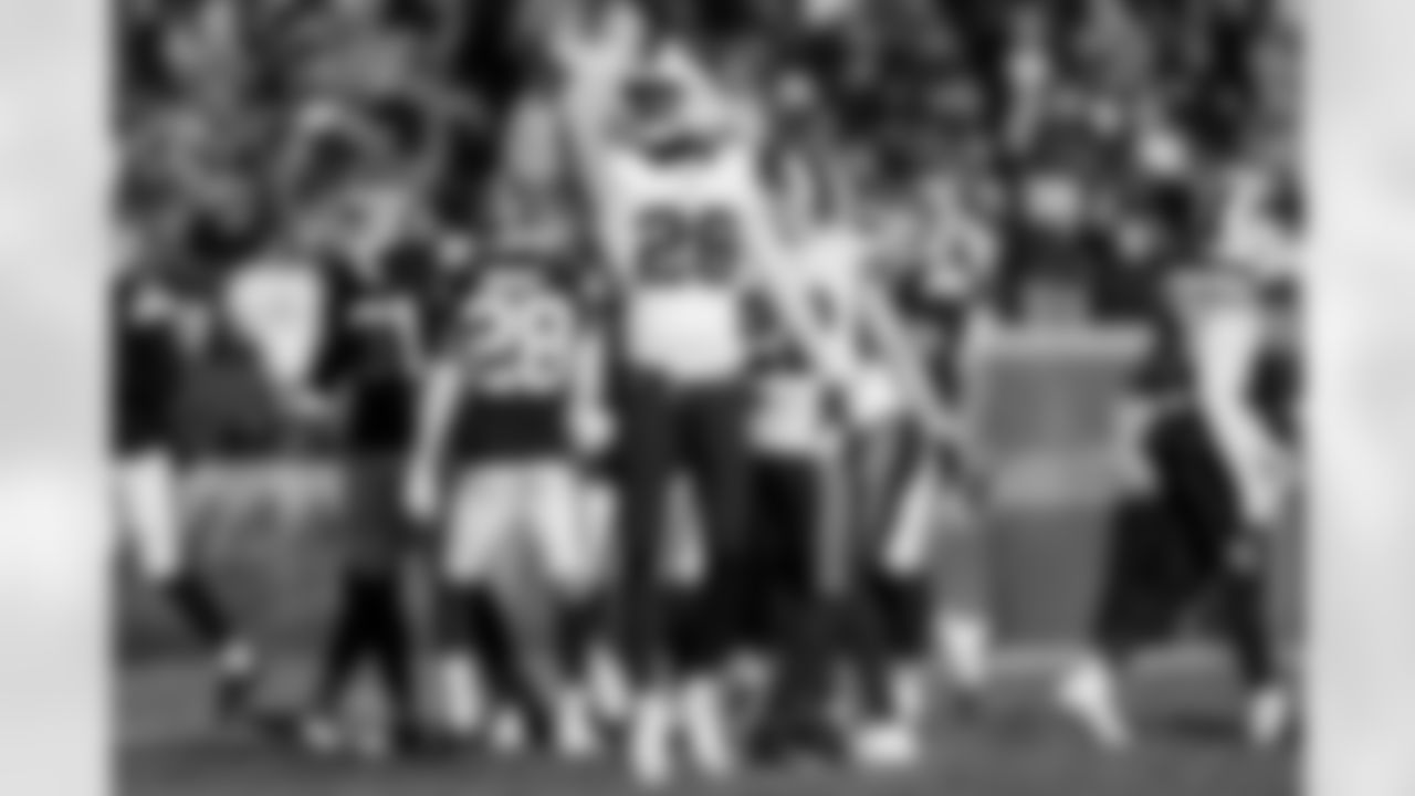 Cleveland Browns vs Buffalo Bills, Regular Season, December 21, 2025 at Huntington Bank Field.