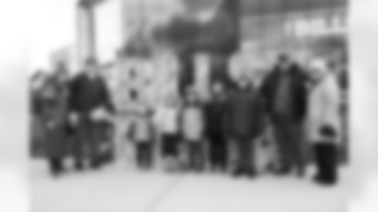 Buffalo Bills vs Tampa Bay Buccaneers, Regular Season, November 16, 2025 at Highmark Stadium.