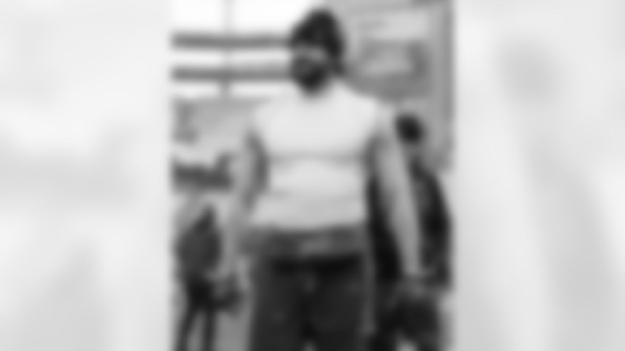 New England Patriots vs Buffalo Bills, Regular Season, December 14, 2025 at Gillette Stadium.