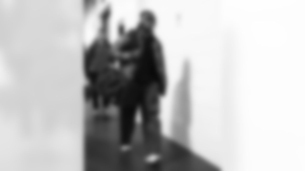 Pittsburgh Steelers vs Buffalo Bills, Regular Season, November 30, 2025 at Acrisure Stadium.