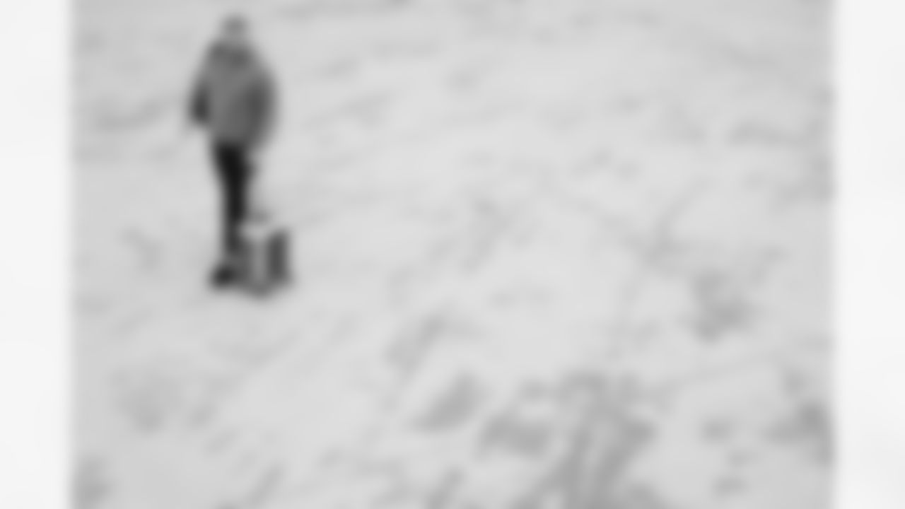 David Edwards (76). Buffalo Bills travel to Cleveland, December 20, 2025 at Buffalo Niagara International Airport.