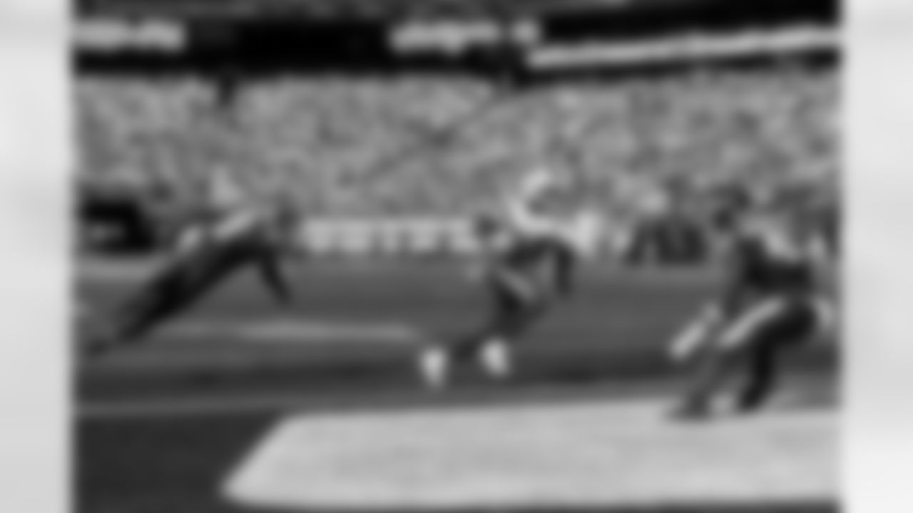 New York Jets vs Buffalo Bills, Regular Season, September 14, 2025 at Metlife Stadium.