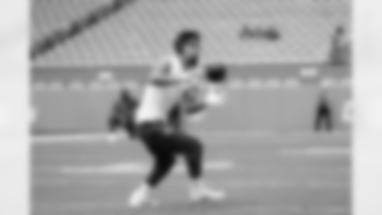 Miami Dolphins vs Buffalo Bills, Regular Season, November 09, 2025 at Hard Rock Stadium.