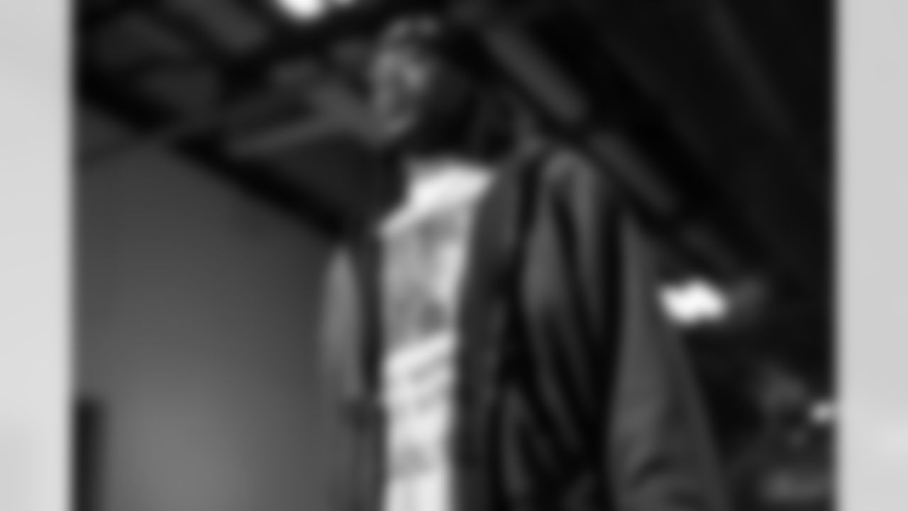 Pittsburgh Steelers vs Buffalo Bills, Regular Season, November 30, 2025 at Acrisure Stadium.