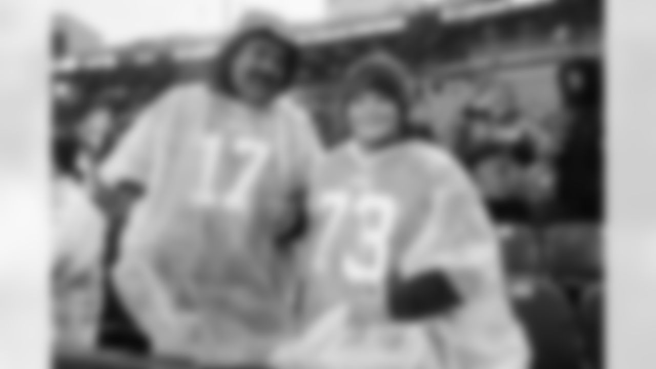 Buffalo Bills vs Philadelphia Eagles, Regular Season, December 28, 2025 at Highmark Stadium.