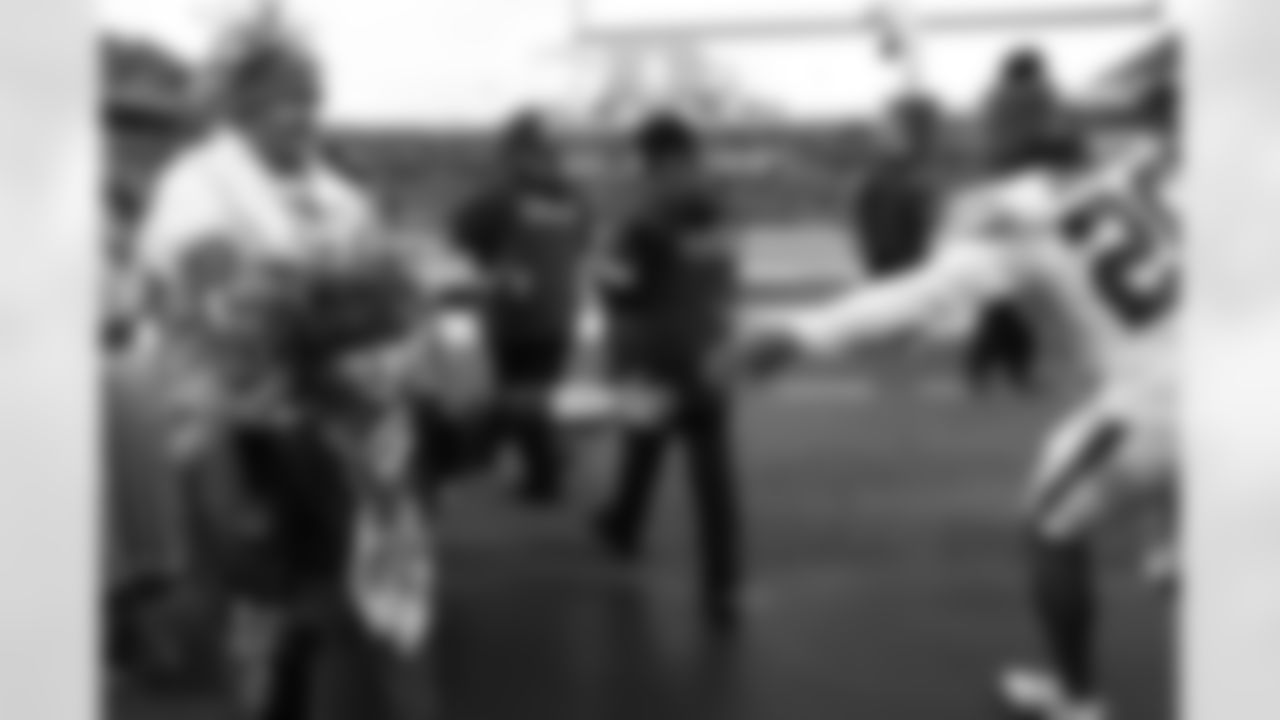 Buffalo Bills vs Tampa Bay Buccaneers, Regular Season, November 16, 2025 at Highmark Stadium.