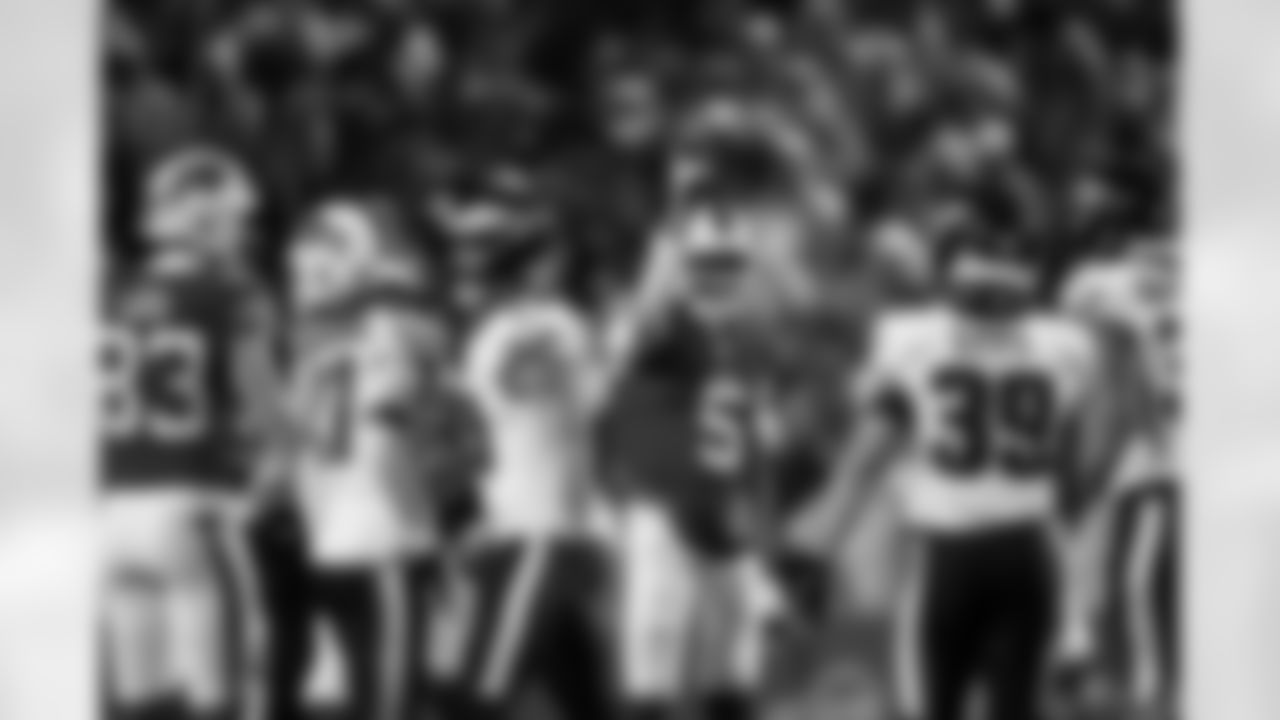 Buffalo Bills vs Philadelphia Eagles, Regular Season, December 28, 2025 at Highmark Stadium.